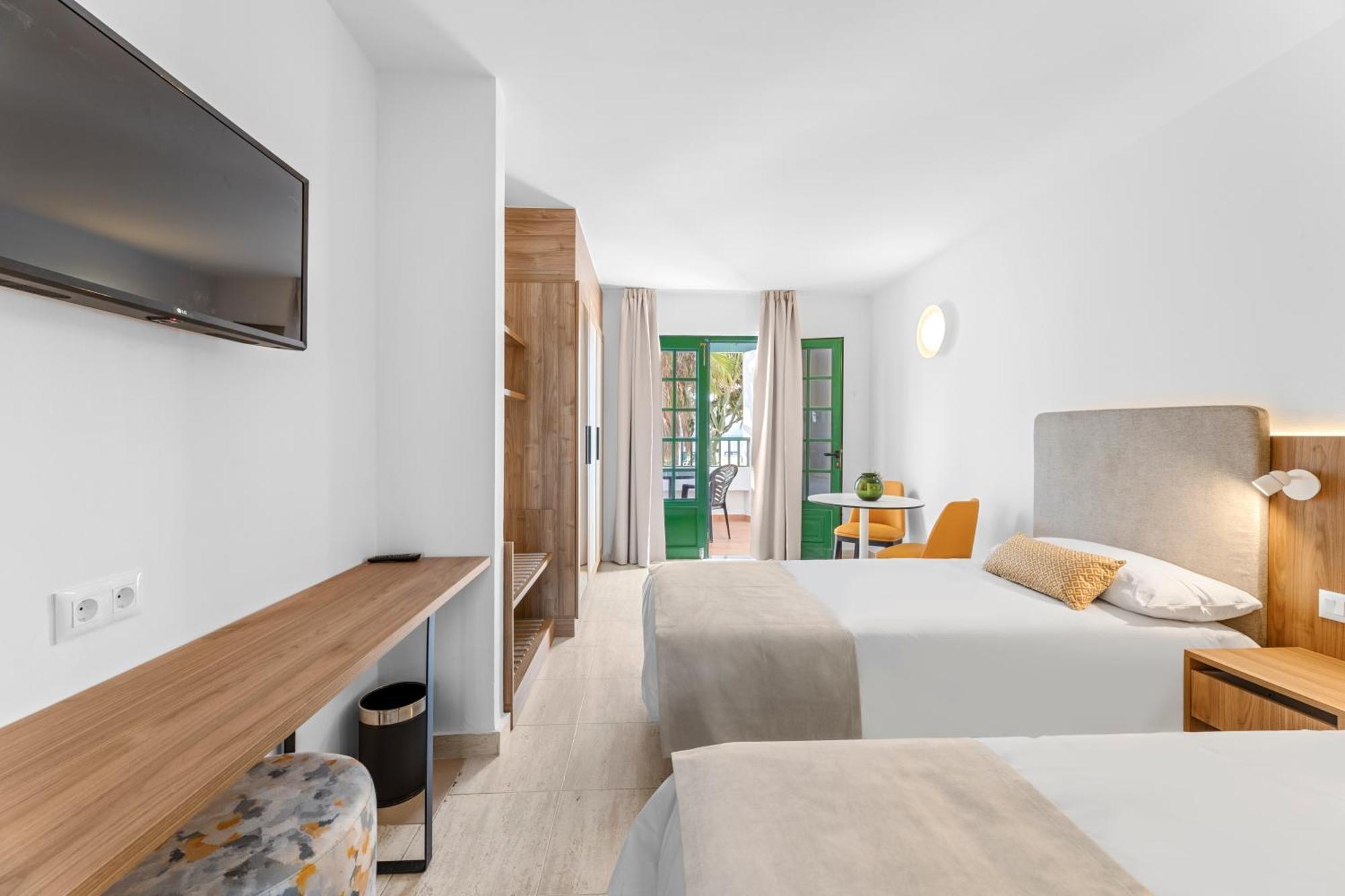 Apartamentos Tropicana Puerto del Carmen  Extérieur photo